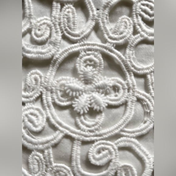 WOMANS J MCLAUGHLIN WHITE DRESSY SHORTS SIZE 6 - Picture 5 of 9